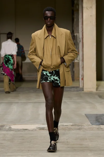 Look 24